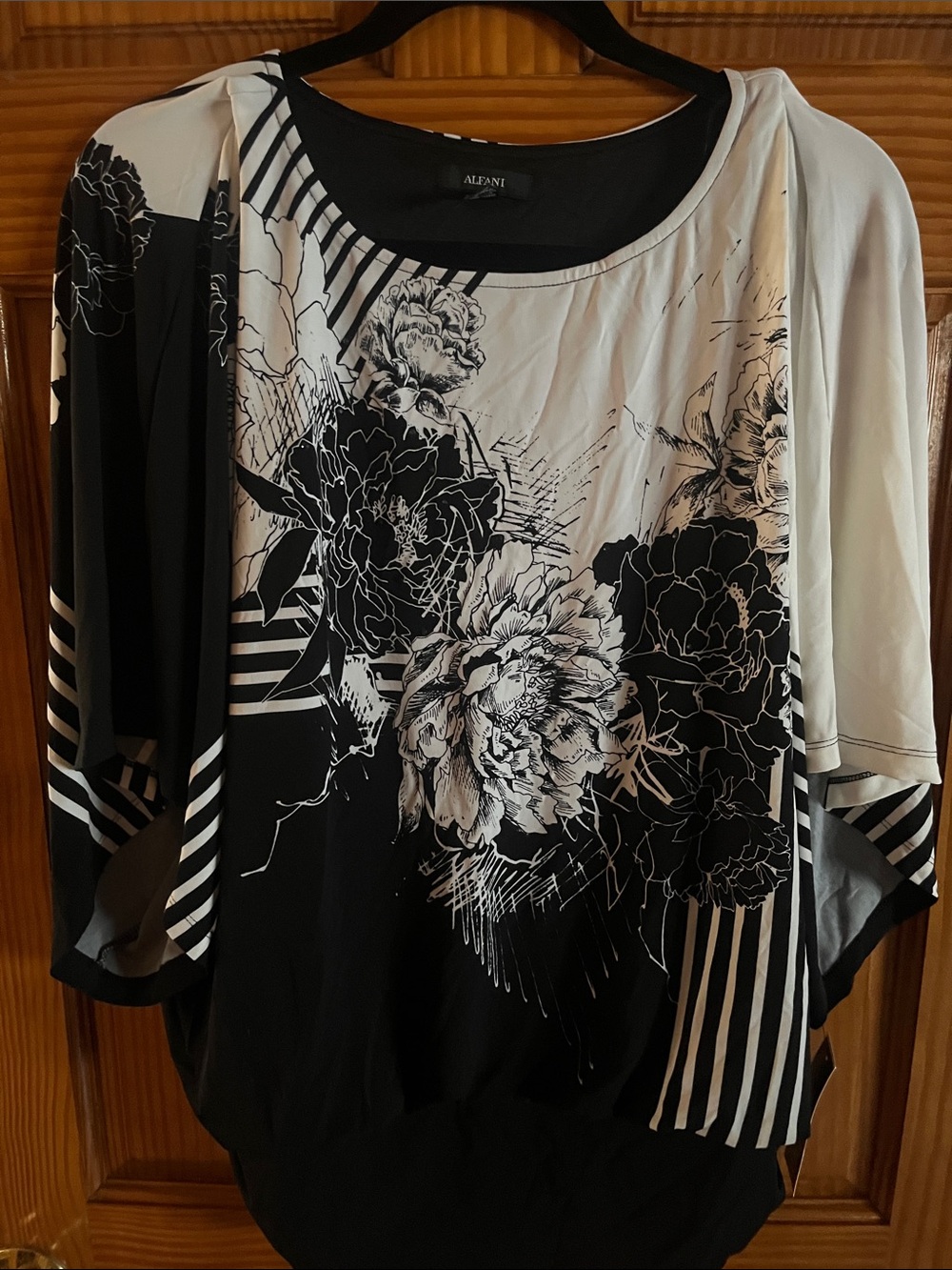 Alfani Black & White Floral Batwing Sleeve Top